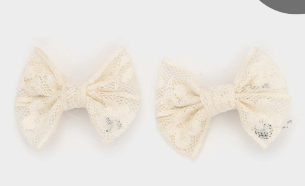 Mini bow clip white