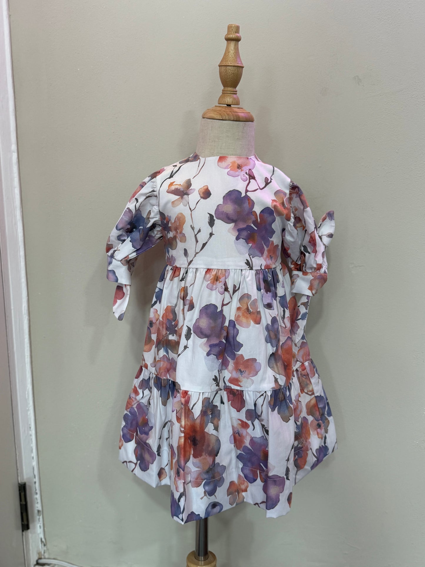 VIOLET PAINTED FLOWER SHORT SLEEVE DRESS