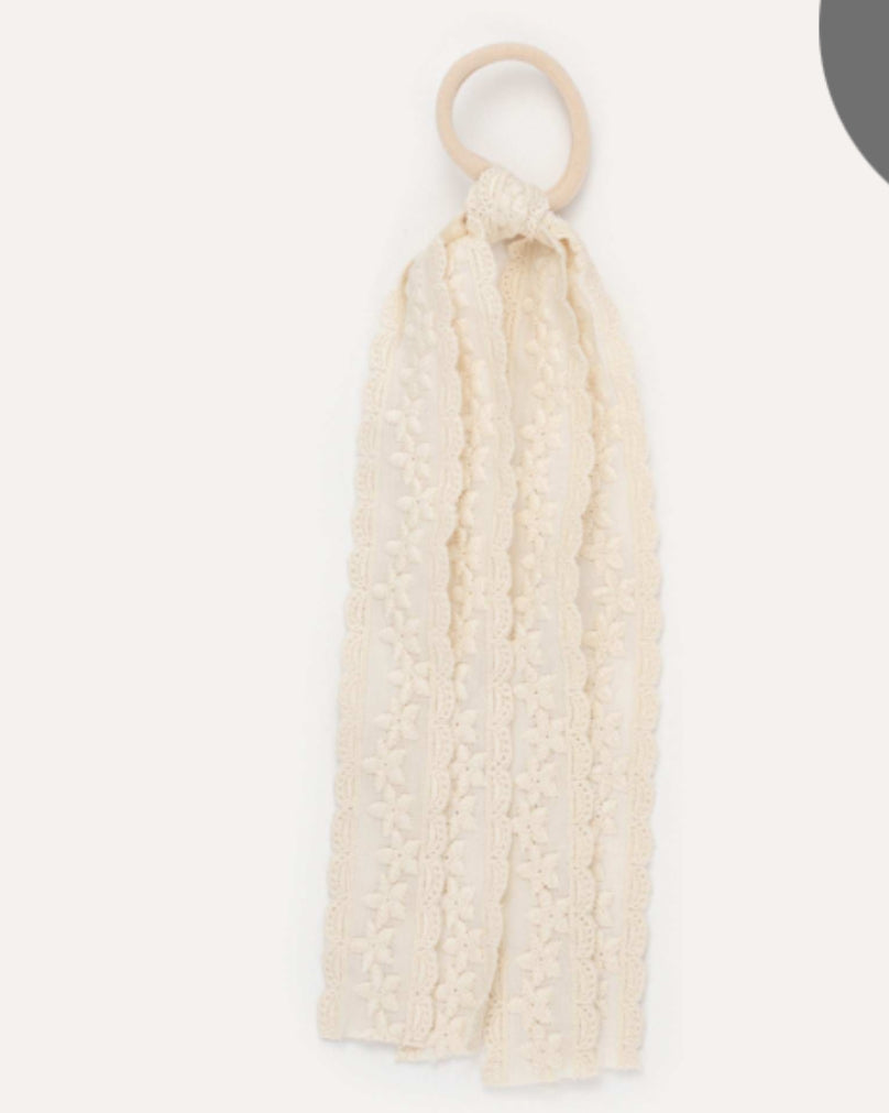 LACE PONY RIBBON BEIGE