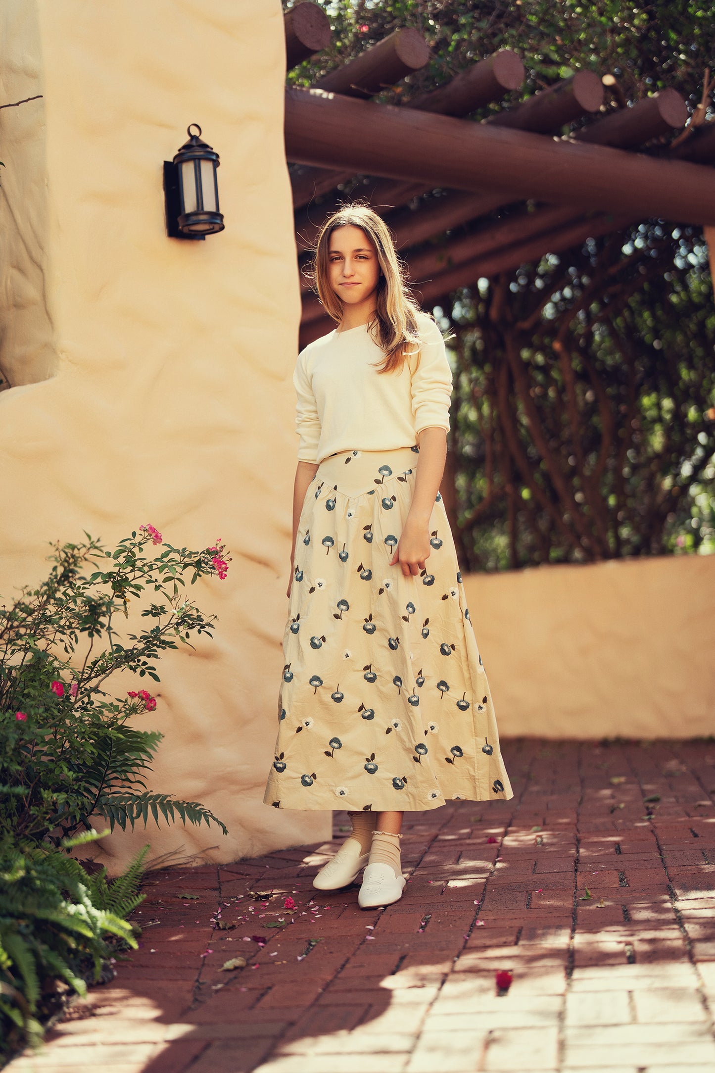 BEIGE EMBROIDERED SET