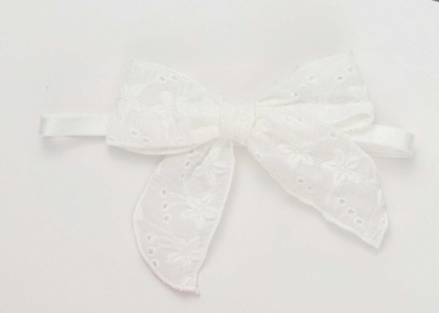 Eyelet band white
