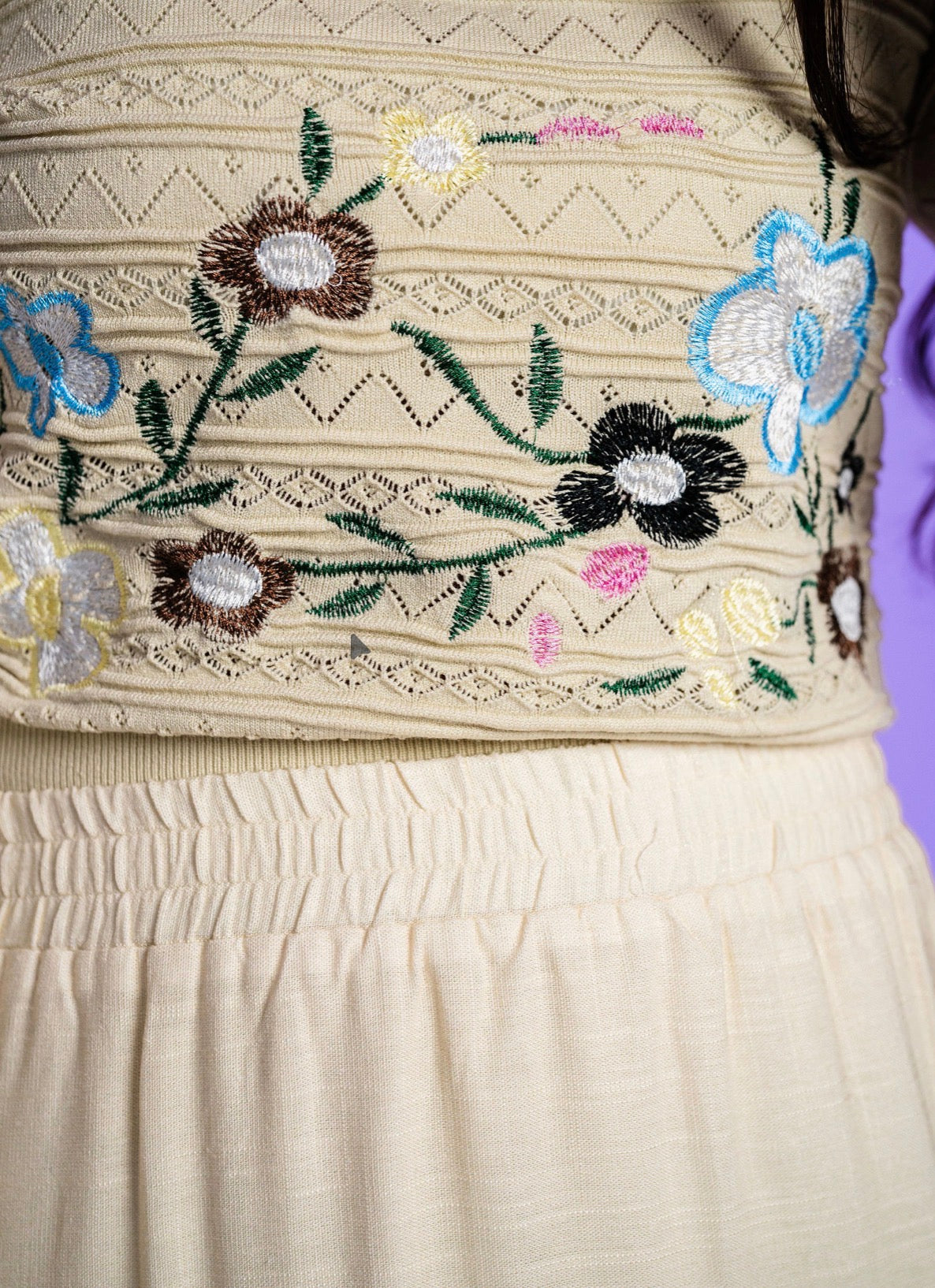 TAN EMBROIDED LINEN SET