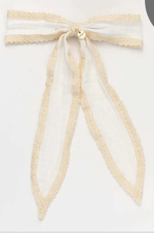 Lace bow clip