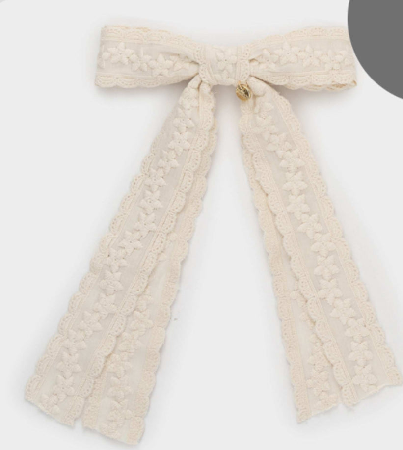 Lace bow clip beige