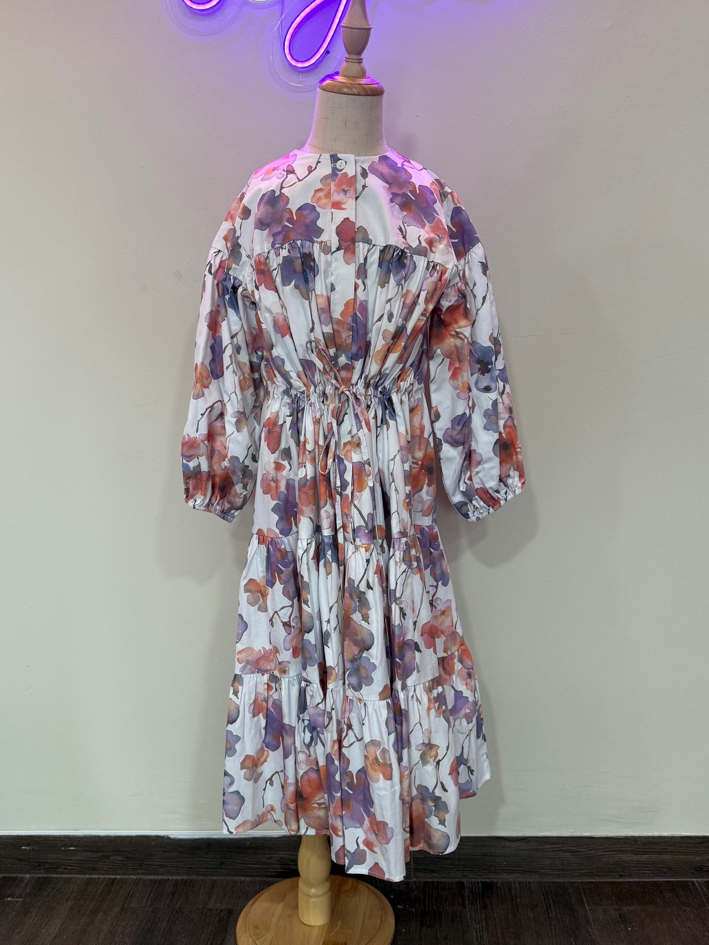 VIOLET PAINTED FLOWER ELBOW SLEEVE DRESS